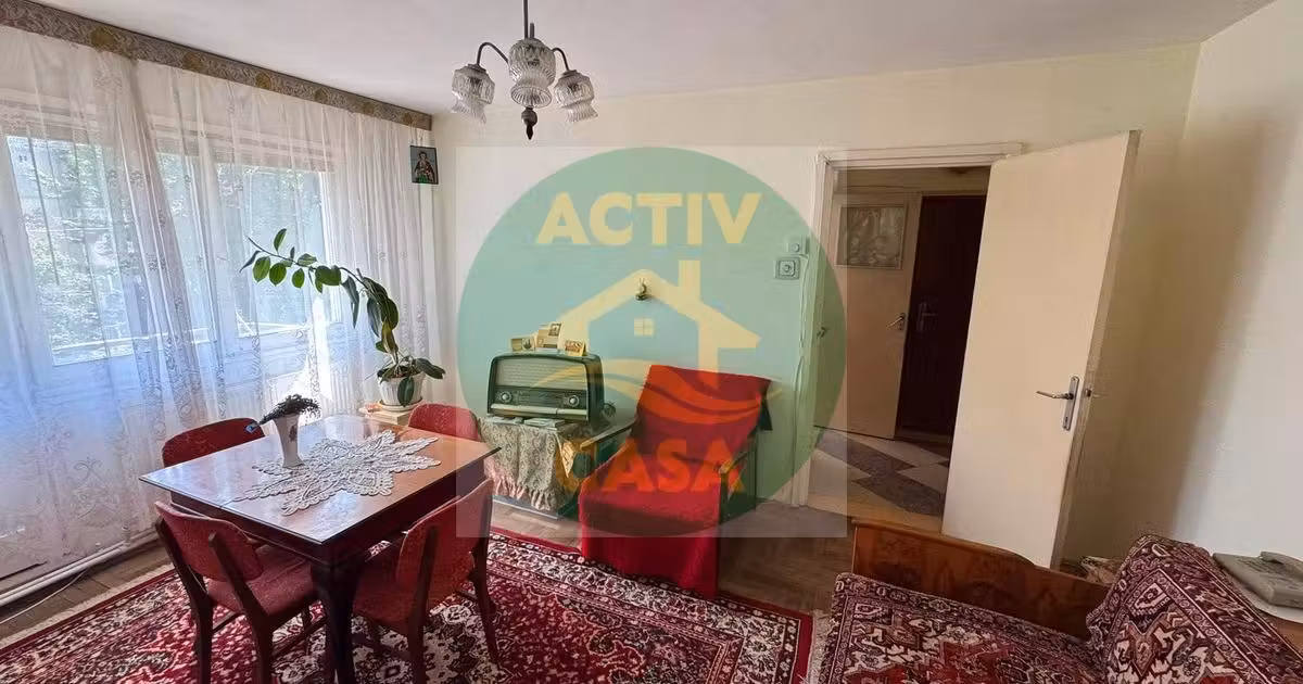 Apartament de vânzare cu 2 camere în Roman