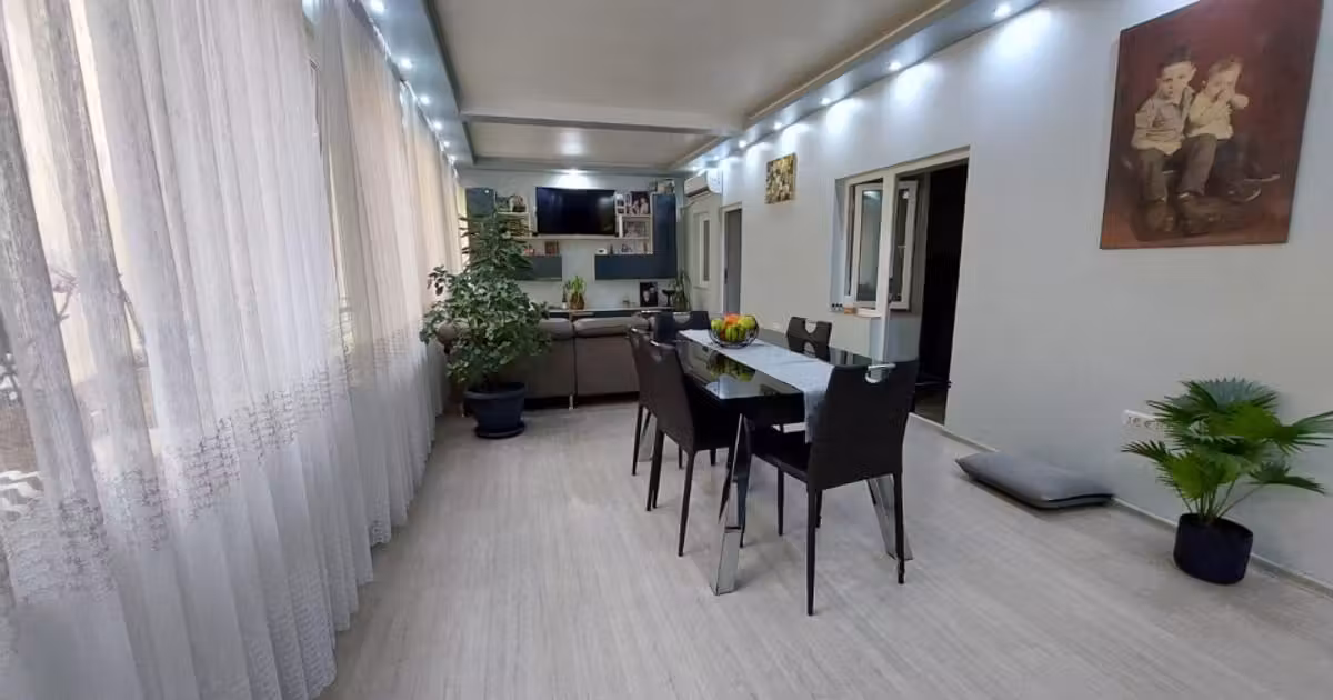 Casă individuală de vânzare cu 6 camere, mobilată în zona Dacia, Constanța