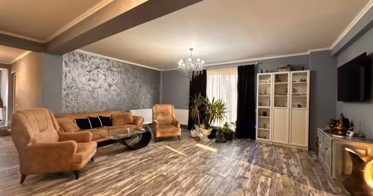 Casă individuală de vânzare cu 6 camere, mobilată în zona Palazu Mare, Constanța