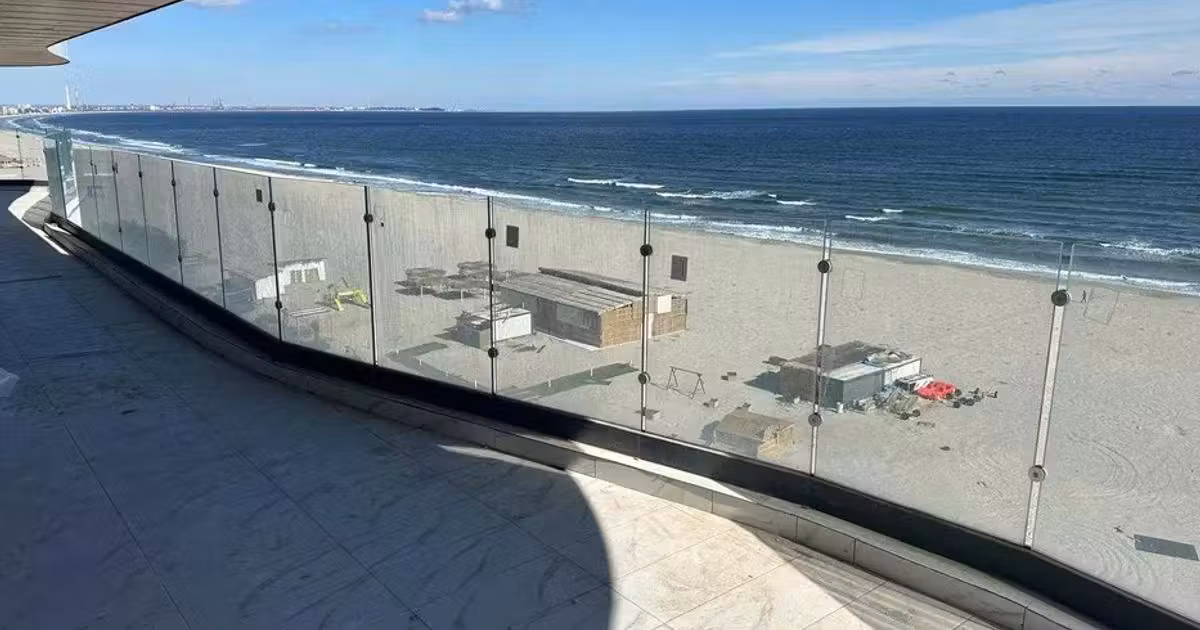 Apartament de vânzare cu 3 camere, mobilat în Mamaia