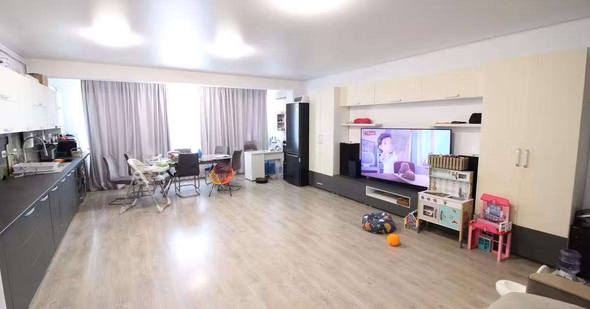 Apartament de vânzare cu 3 camere Galați