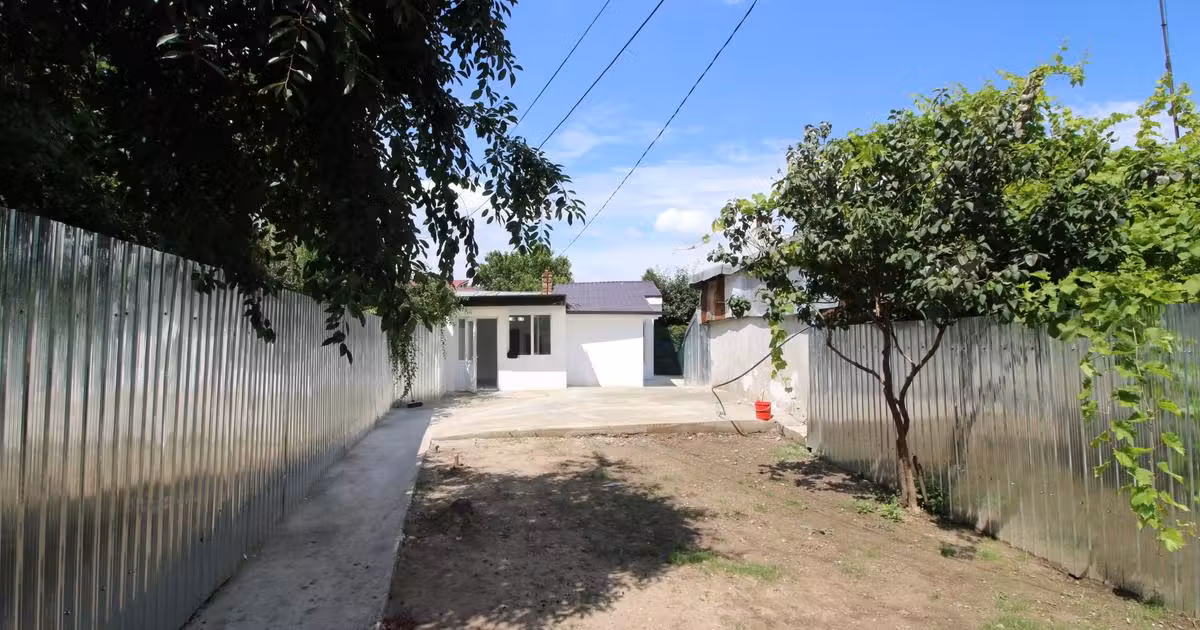 Casă de vânzare cu 2 camere în zona Bd. Coșbuc, Galați