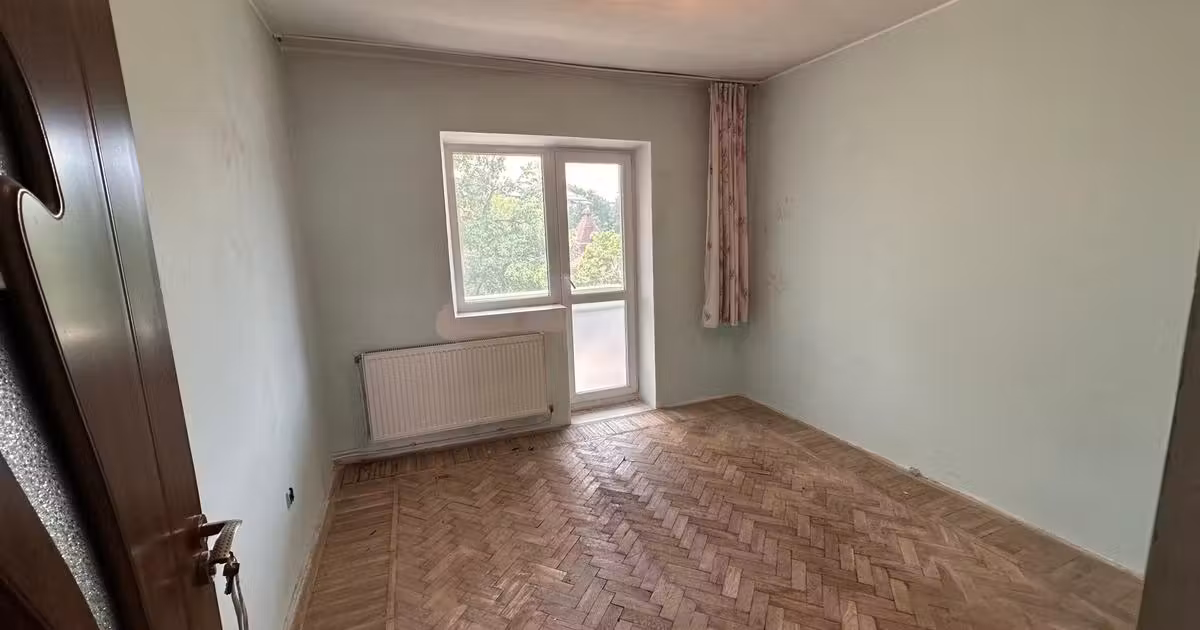 Apartament de vânzare cu 3 camere în zona Central, Botoșani