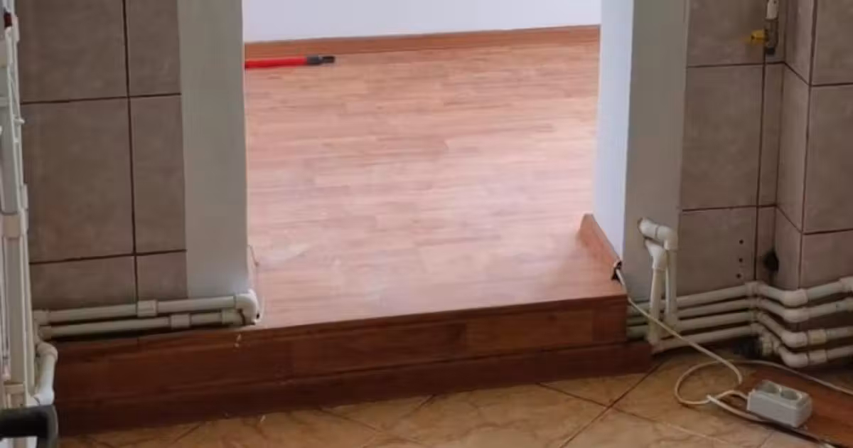 Apartament de vânzare cu 4 camere în zona Micro 39, Galați
