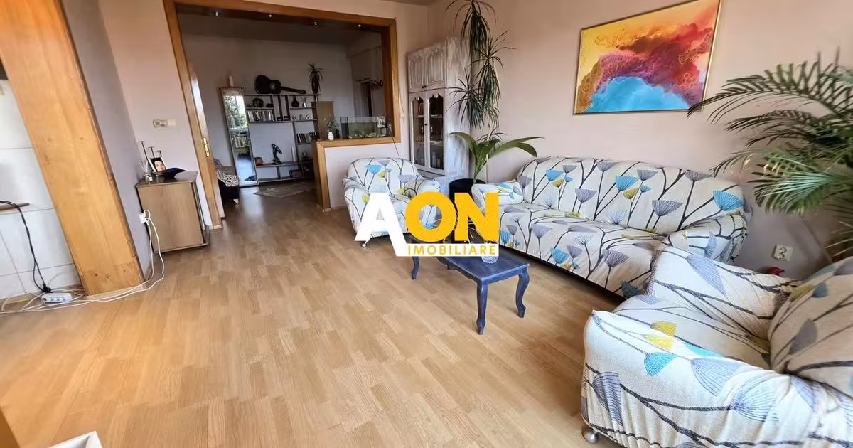 Apartament de vânzare cu 4 camere în zona Cetate, Alba Iulia