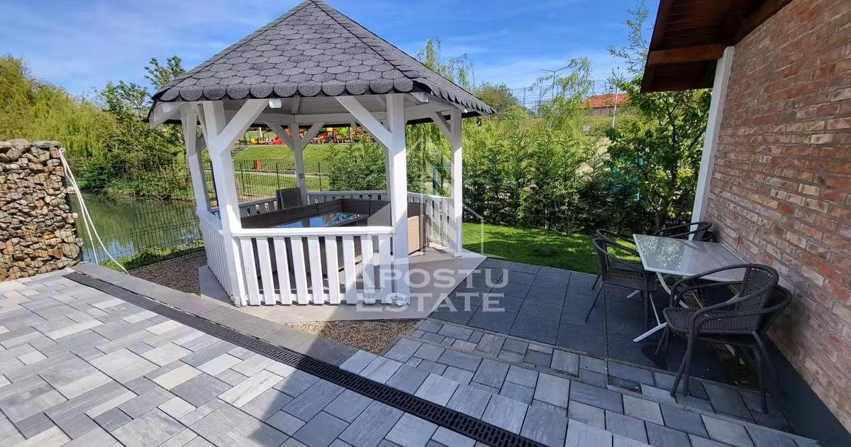 Casă individuală de vânzare cu 12 camere, mobilată în Giarmata