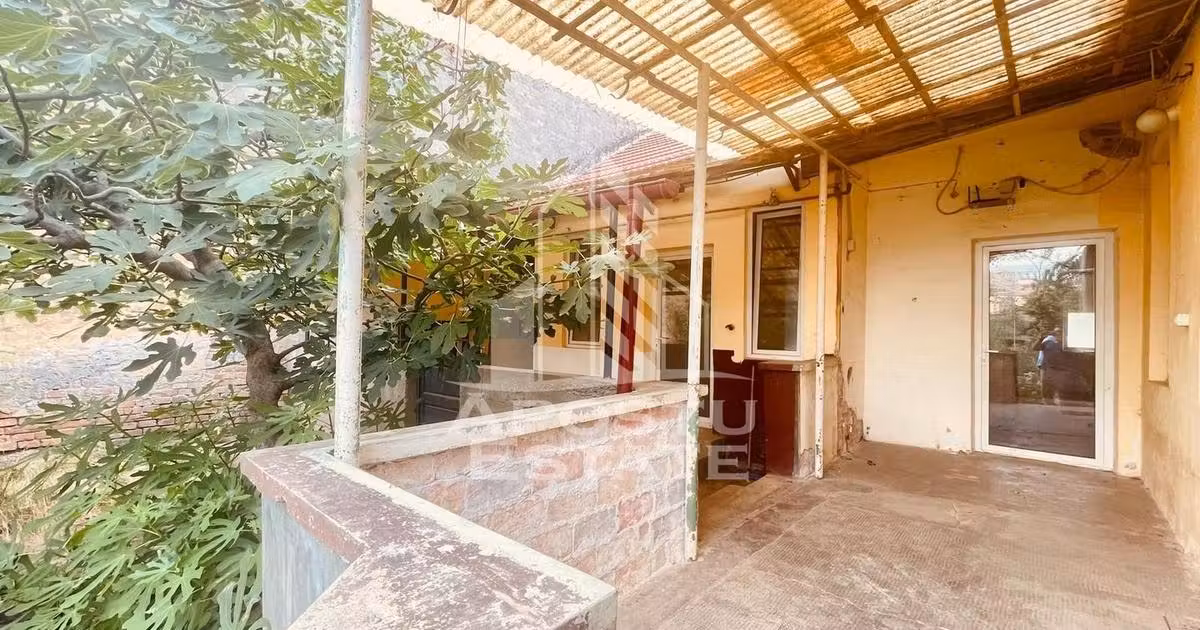 Casă individuală de vânzare cu 5 camere în zona Funcționarilor, Arad