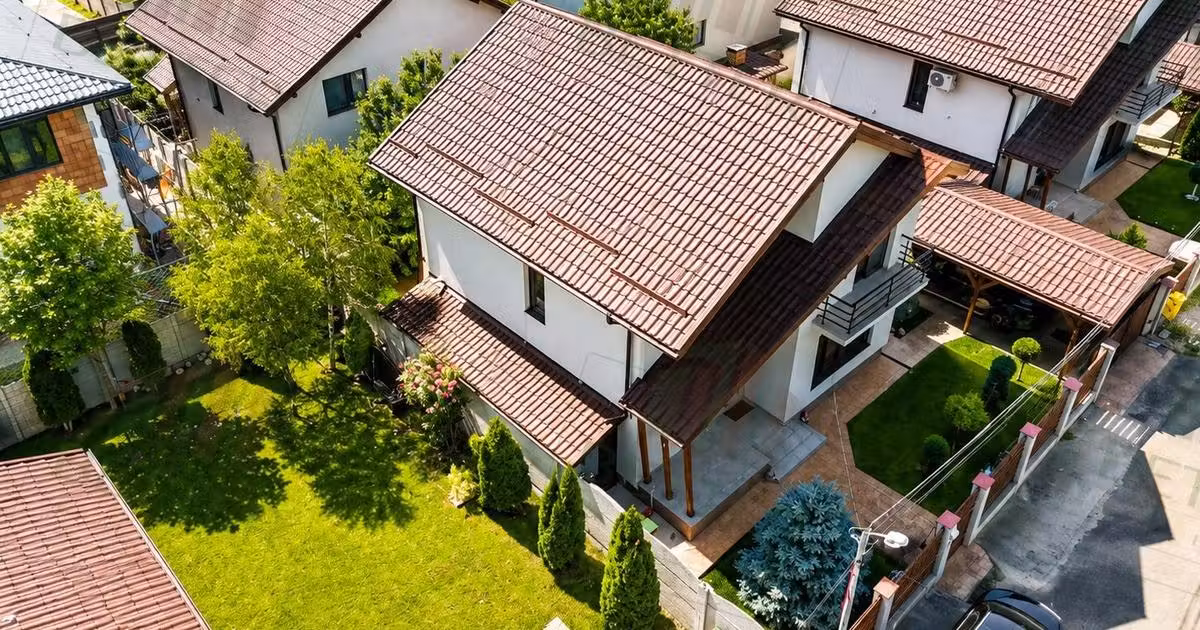 Casă de vânzare cu 4 camere în Berceni