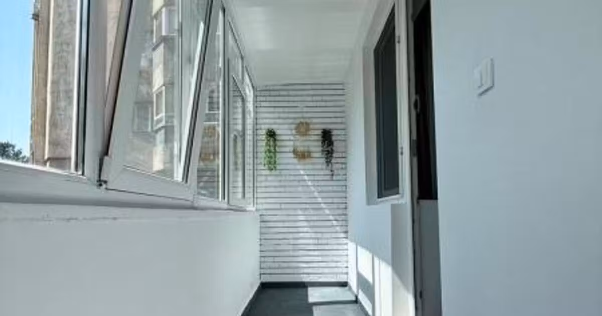Apartament de vânzare cu 2 camere în zona Tomis II, Constanța