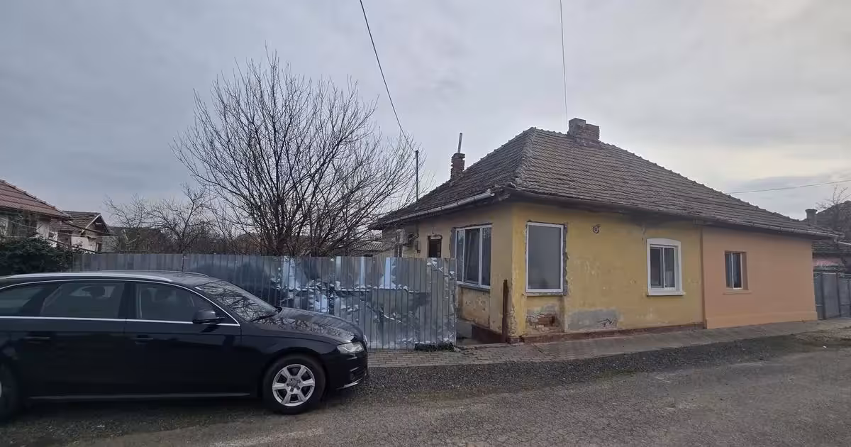 Casă individuală de vânzare cu 2 camere în Carani