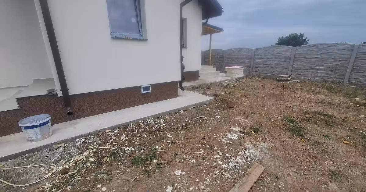 Casă individuală de vânzare cu 3 camere în Clinceni