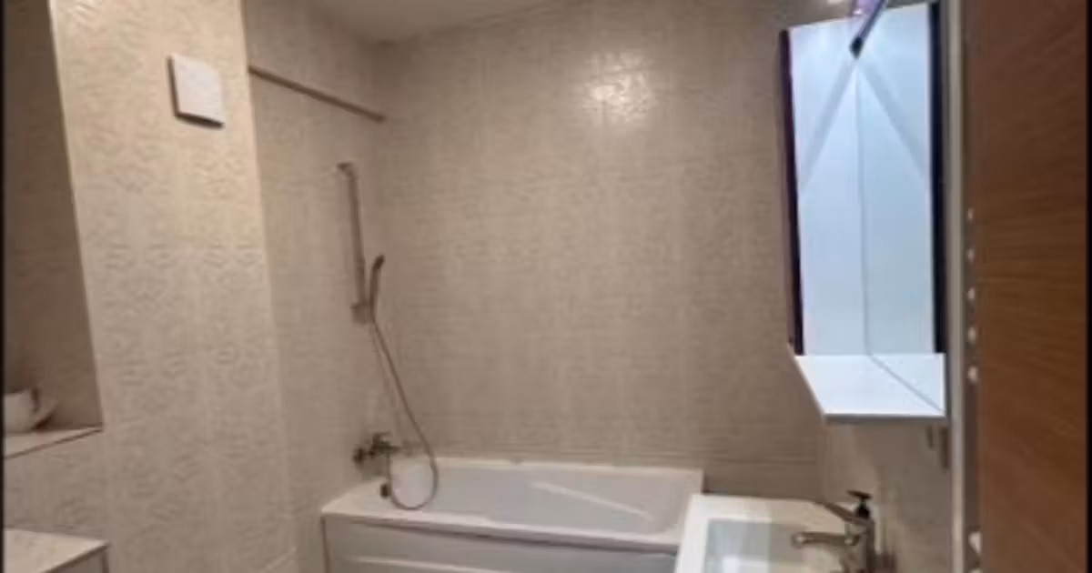 Apartament de vânzare cu 3 camere în zona Faleza Nord, Constanța