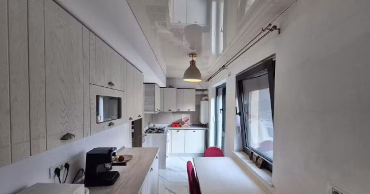 Apartament de vânzare cu 3 camere în zona Inel II, Constanța