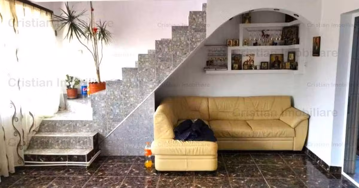 Casă de vânzare cu 5 camere în Brăila