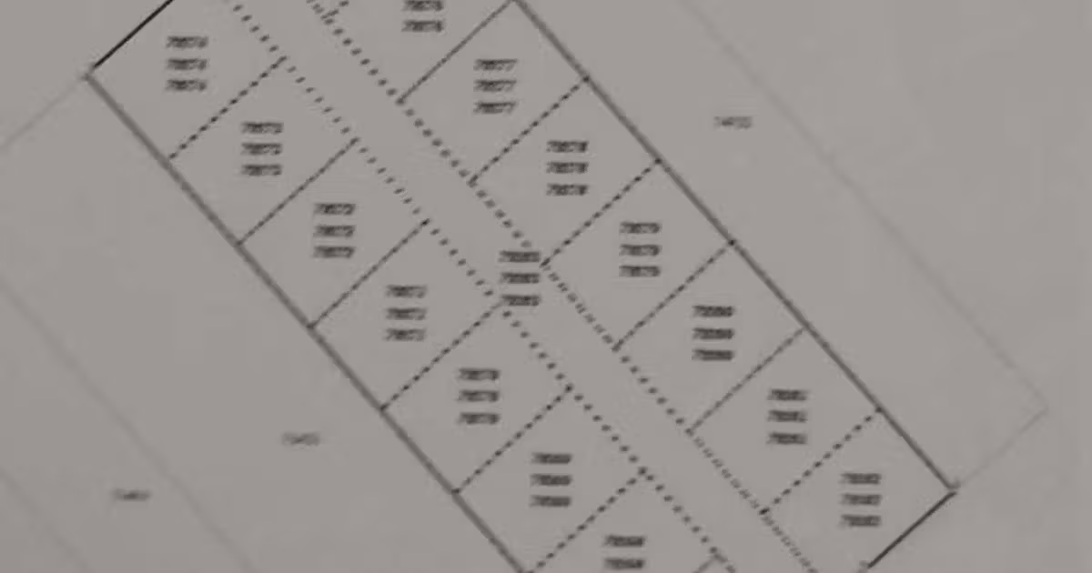 Teren intravilan de vânzare de 7100 mp, în Lacu Sărat