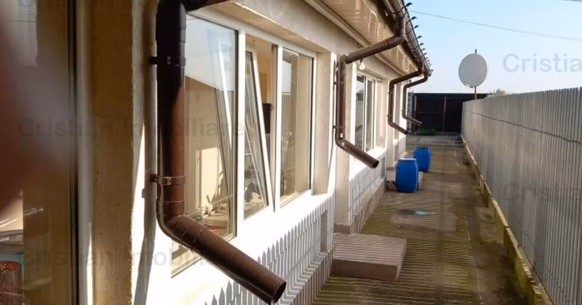 Casă de vânzare cu 8 camere în Siliștea
