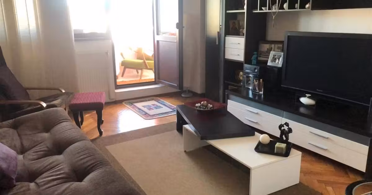 Apartament de vânzare cu 2 camere în zona Apollo, Brăila