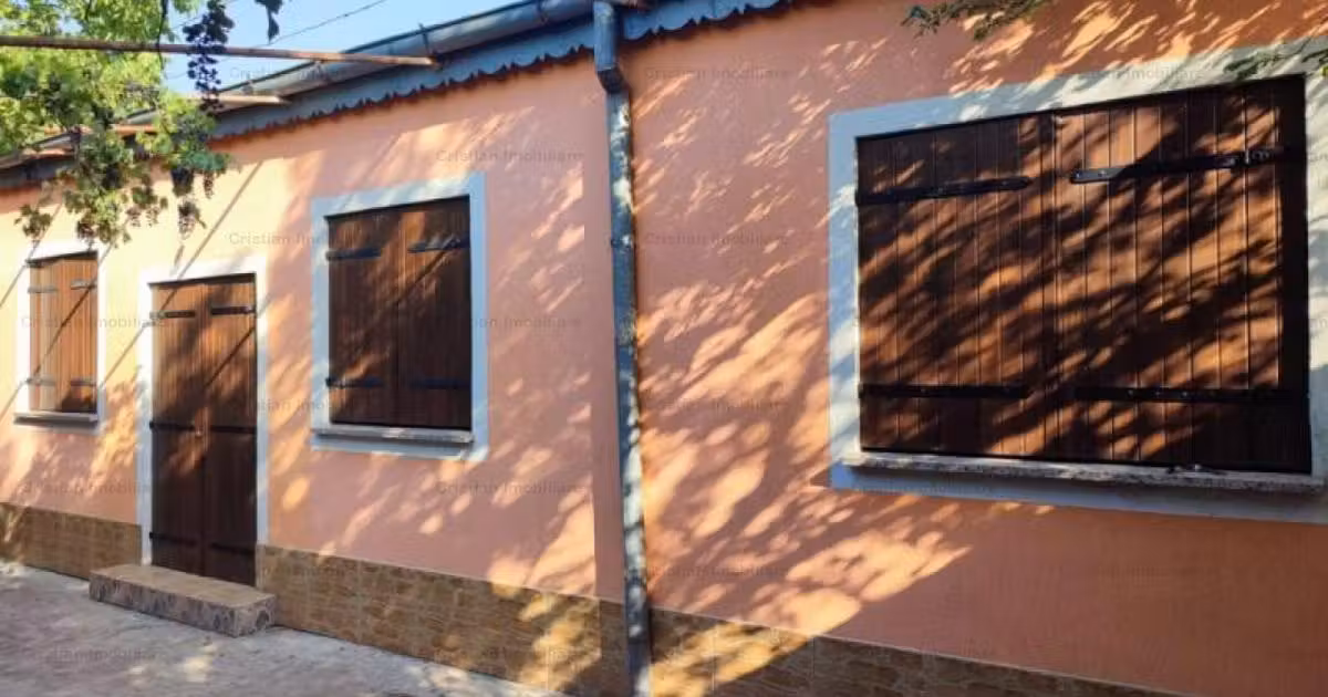 Casă de vânzare cu 3 camere în Brăila