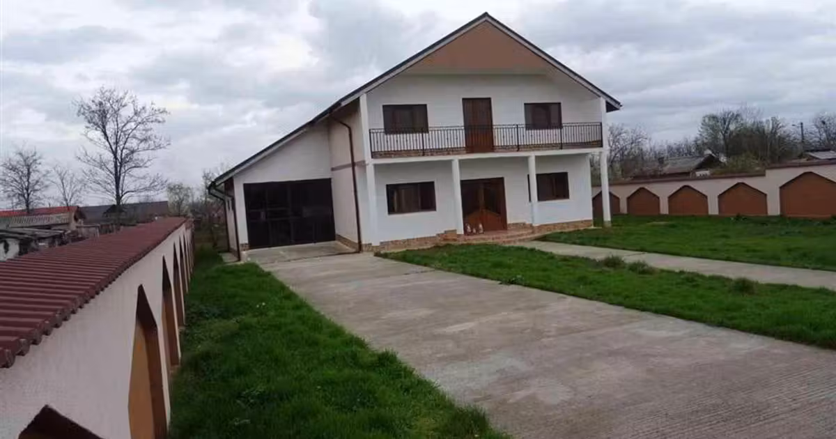 Casă individuală de vânzare cu 5 camere în zona Centură, Brăila