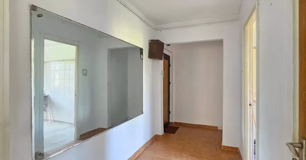 Apartament de vânzare cu 3 camere în zona Gorjului, Sector 6