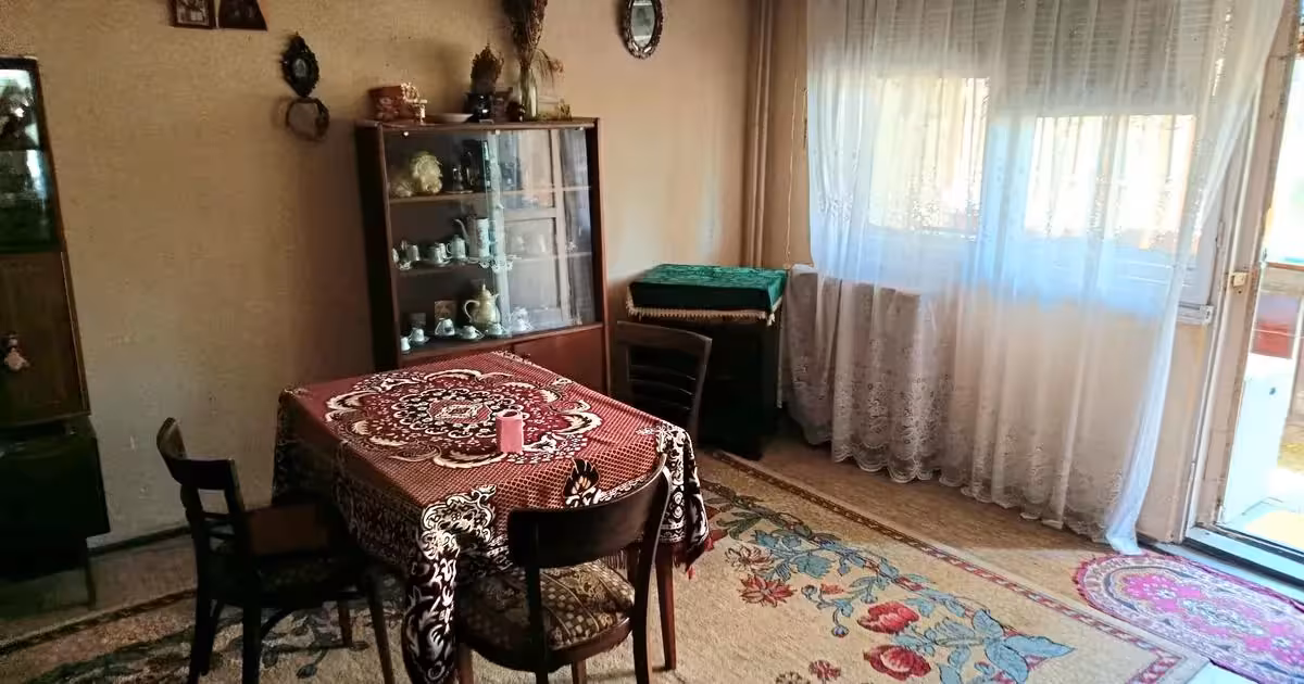 Apartament de vânzare cu 3 camere în Titu
