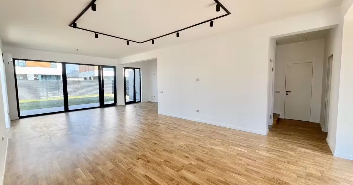 Casă individuală de vânzare cu 5 camere în Tunari