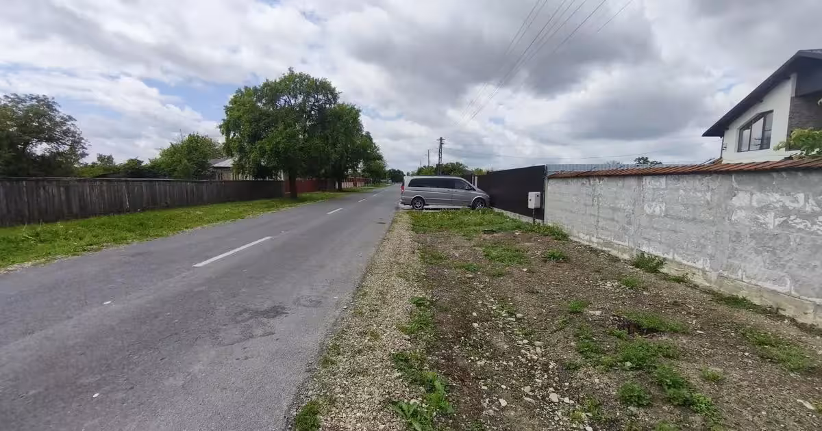 Casă de vânzare cu 3 camere în Drăgănești