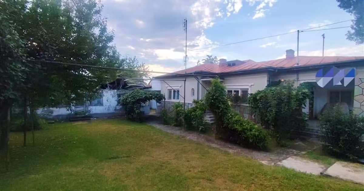 Casă de vânzare cu 4 camere în Boldești-Scăeni