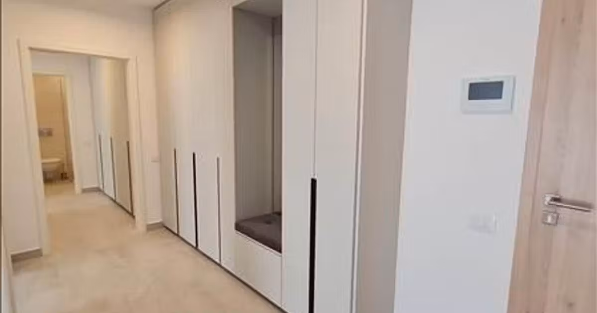 Apartament de vânzare cu 3 camere, mobilat în zona Bartolomeu, Brașov