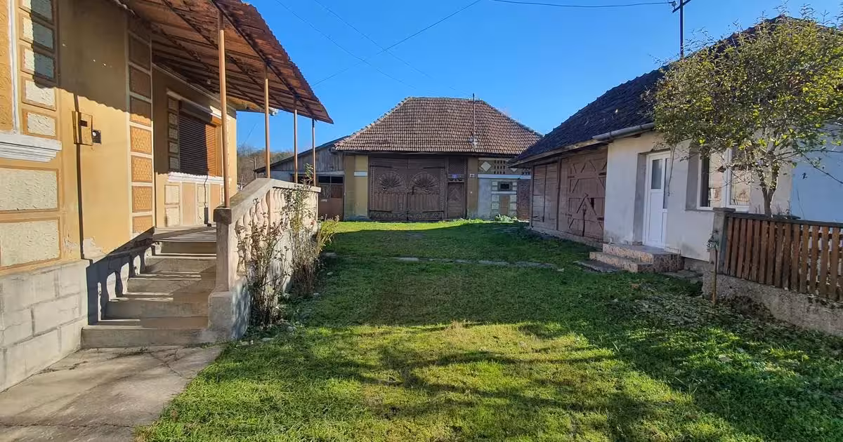 Casă de vânzare cu 3 camere în Remeți pe Someș