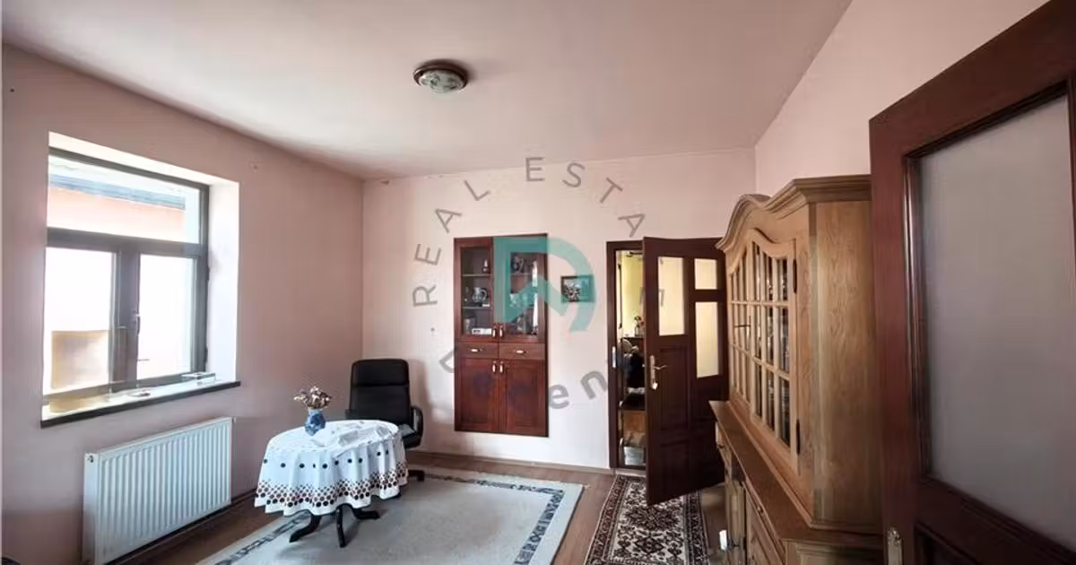 Casă individuală de vânzare cu 5 camere în Hărman