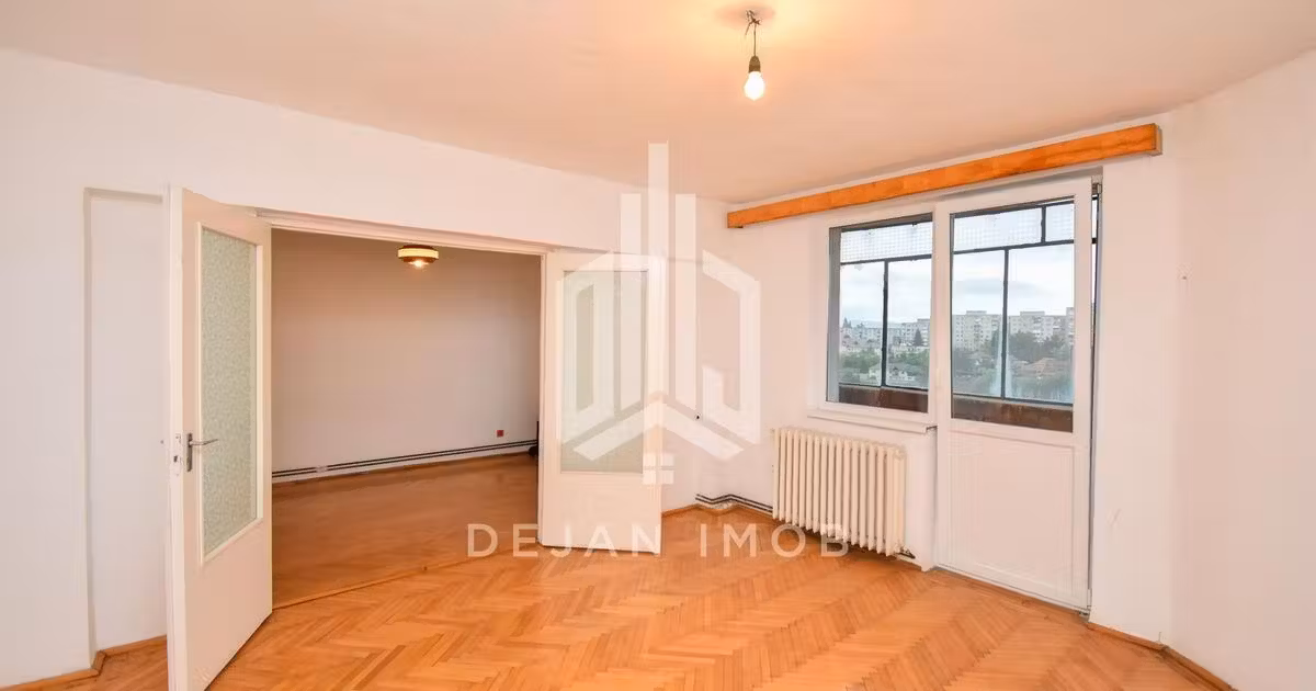 Apartament de vânzare cu 4 camere în zona Lenin, Sfântu Gheorghe