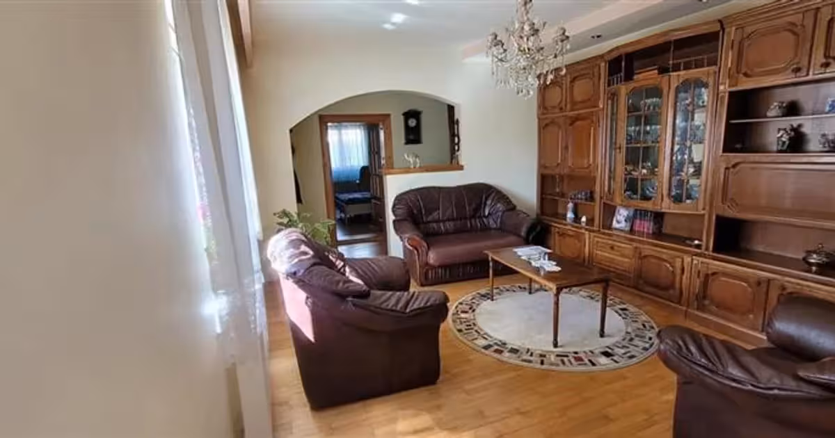 Casă individuală de vânzare cu 5 camere, mobilată în zona Lazaret, Sibiu