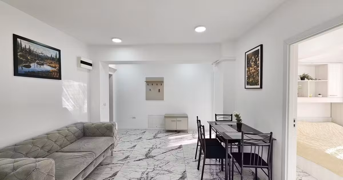 Apartament de vânzare cu 3 camere, mobilat în Mamaia-Sat