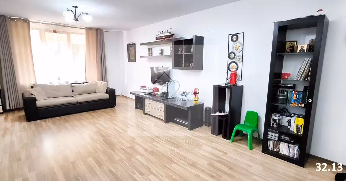 Casă individuală de vânzare cu 7 camere, mobilată în Otopeni