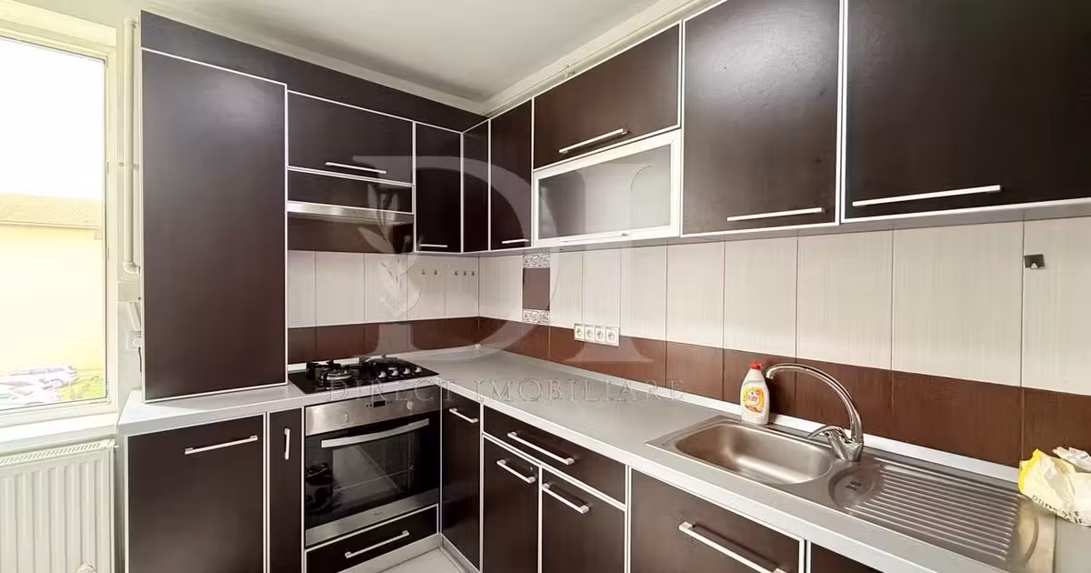 Apartament de vânzare cu 3 camere, mobilat în Florești