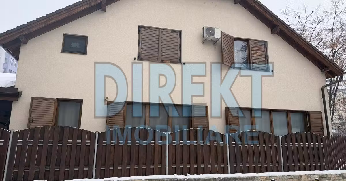 Casă individuală de vânzare cu 6 camere în zona Central, Bistrița