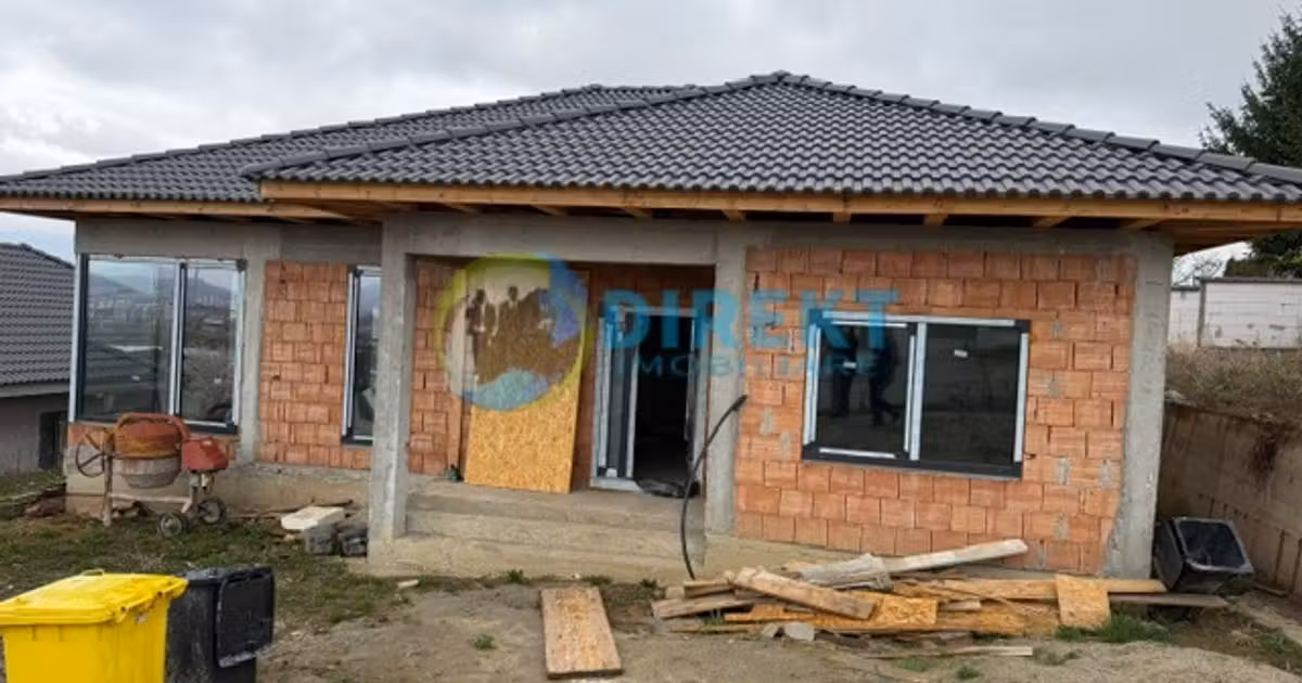 Casă individuală de vânzare cu 4 camere în zona Exterior Sud, Bistrița
