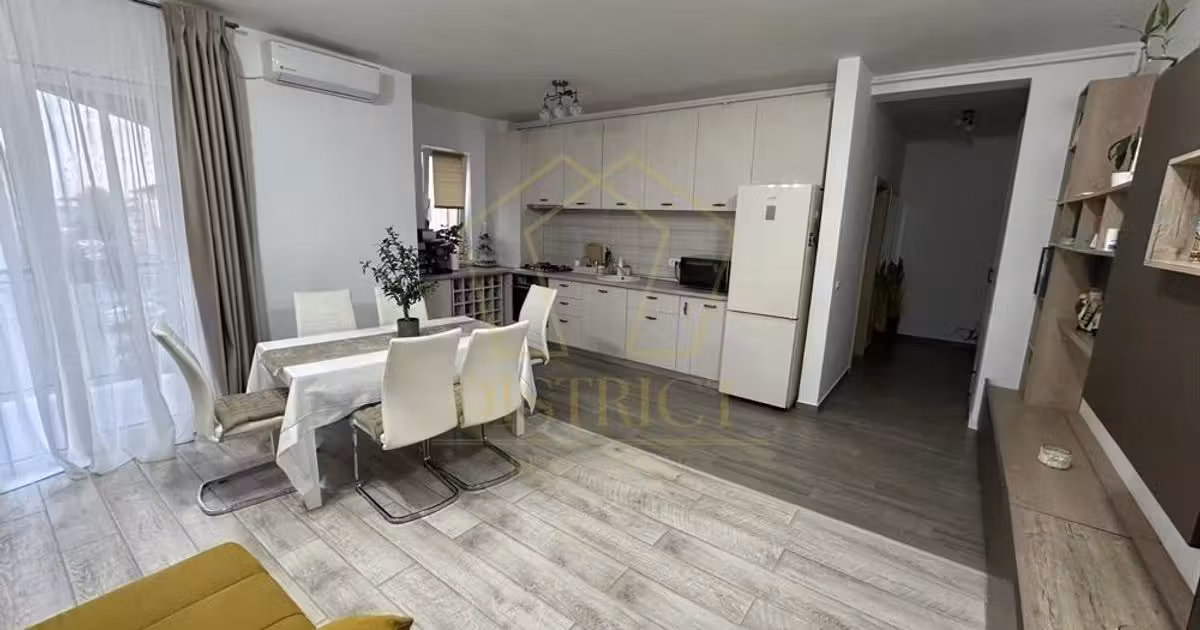 Apartament de vânzare cu 3 camere, mobilat în Giroc