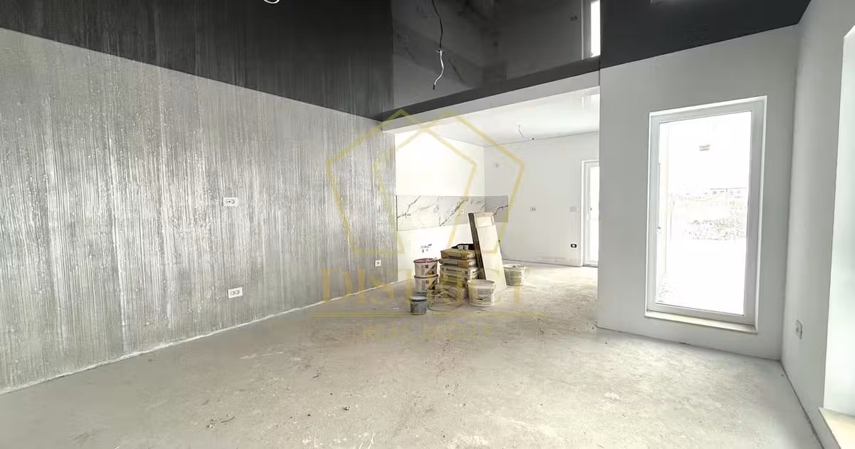 Duplex de vânzare cu 4 camere în Săcălaz