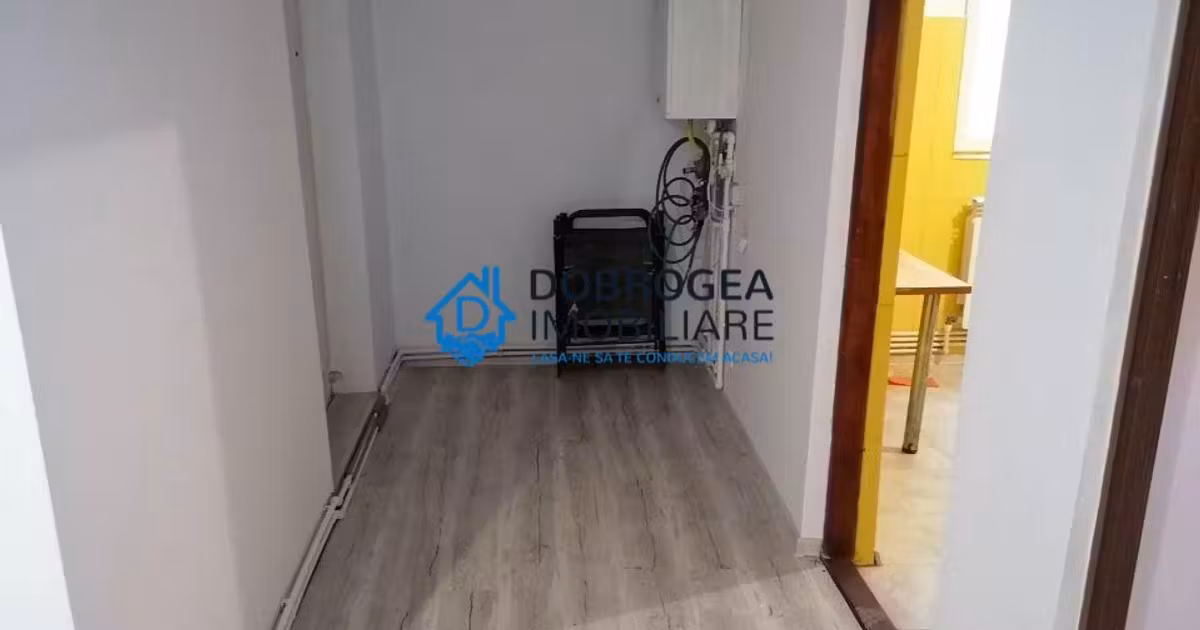 Casă individuală de vânzare cu 4 camere, mobilată în zona Central, Tulcea