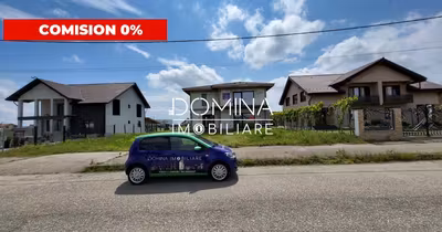 Casă Est