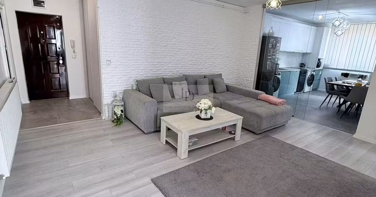 Apartament de vânzare cu 3 camere, mobilat în Florești