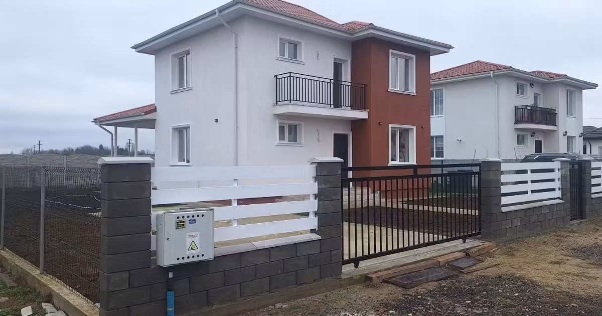 Casă individuală de vânzare cu 4 camere în Crevedia