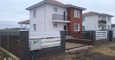 Casă Crevedia