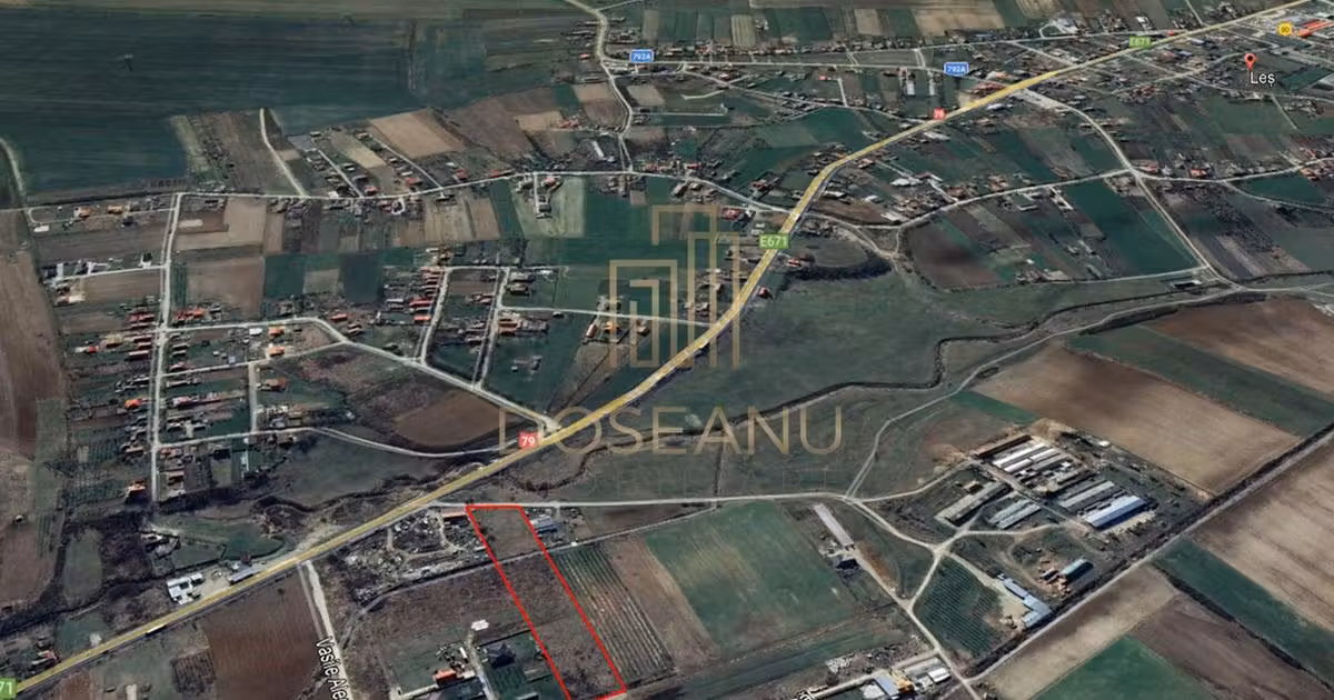 Teren Construcții intravilan de vânzare de 10957 mp, în Leș