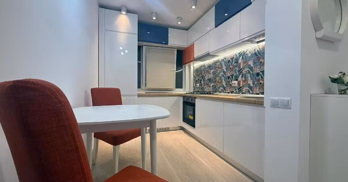 Apartament de vânzare cu 2 camere în zona Titan, Sector 3