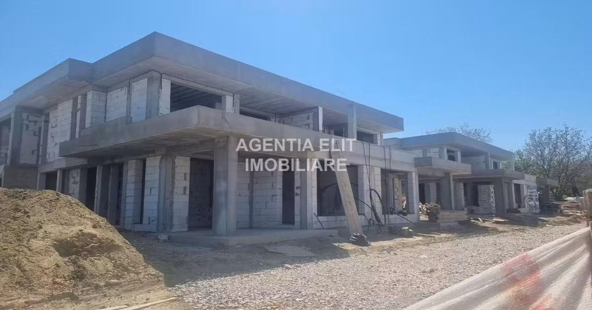 Casă de vânzare cu 3 camere în zona Central, Botoșani
