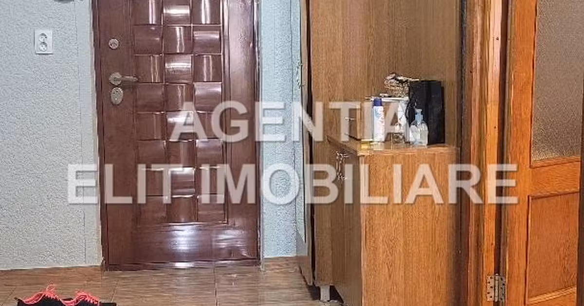 Apartament de vânzare cu 3 camere, mobilat în zona Central, Botoșani