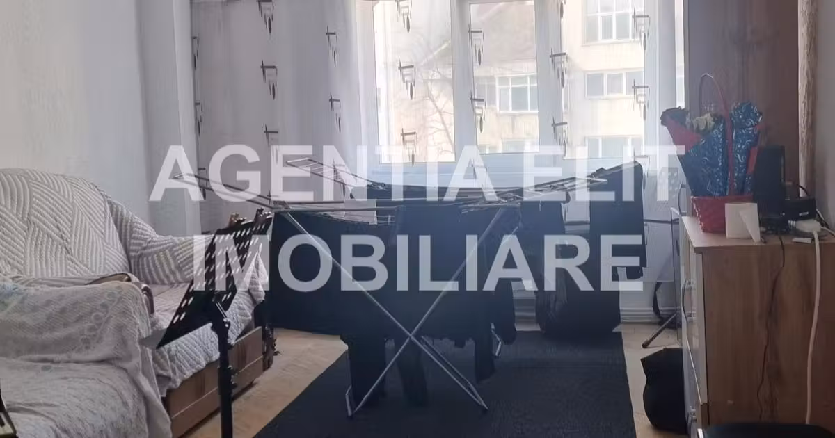 Apartament de vânzare cu 3 camere în zona Central, Botoșani